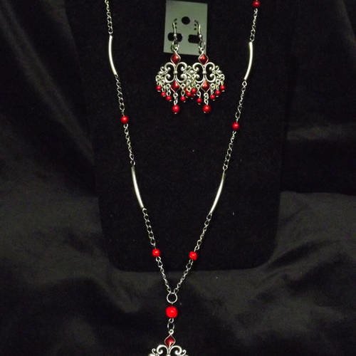 Parure orientale longue rouge avec perles magiques rouge 