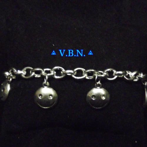 Bracelet métal argenté avec breloque smiley 