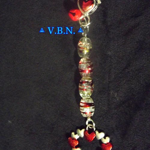 Charms bijoux de sac metal argente avec coeur et perles verre filigranne rouge et or de 8mm 