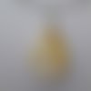 Collier composé d'un pendentif agate jaune