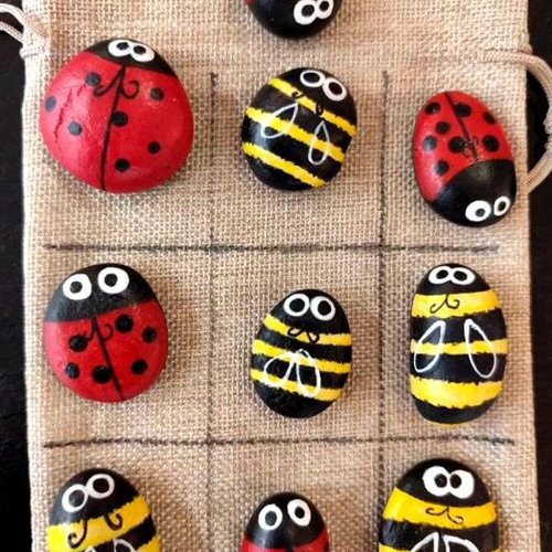 Jeu de morpion cadeau jeu enfant galet peint jeux enfant adulte morpion tic tac toe galets peints coccinelle abeille jeu à offrir