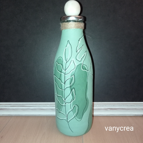 Bouteille en verre décorée peinte à la main avec corde recyclé vase carafe peinture sur verre bouteille décoration table de fêtes