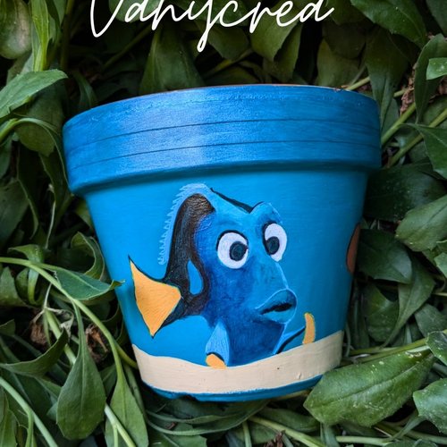 Pot de fleur en terre cuite peint à la main, cache pot jardinière peint et verni, pot décoré customisé némo poisson
