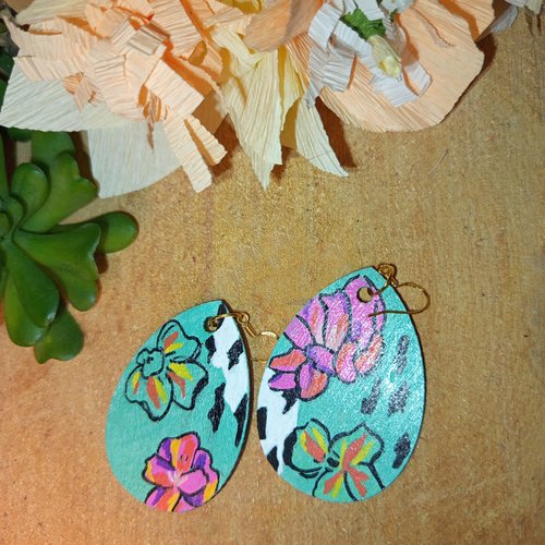 Boucles d'oreilles pendante en bois peinte à la main bijoux boucles d'oreilles en bois, cadeau unique femme cadeau anniversaire st valentin