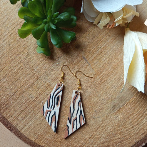 Boucles d’oreilles pendantes en bois peintes à la main motif léopard bijoux boucles d'oreilles en bois, cadeau unique femme