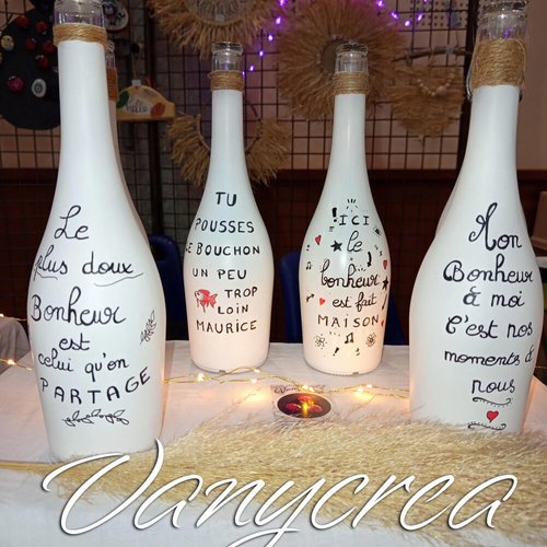 Bouteille verre peinte à la main cadeau personnalisé bouteille de vin vase decoratif recyclée cadeau mariage carafe eau