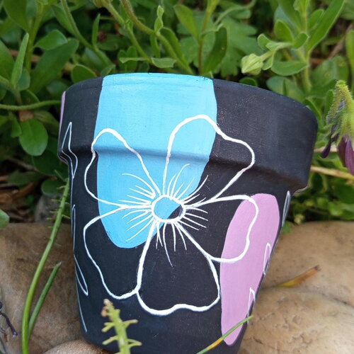 Pot de fleur en terre cuite peint la main pot décoré fleurs pot terre cuite customisé pot argile unique cadeau fête des mères