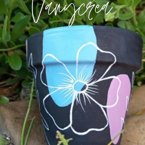 Pot de fleur en terre cuite peint la main pot décoré fleurs pot terre cuite customisé pot argile unique cadeau fête des mères