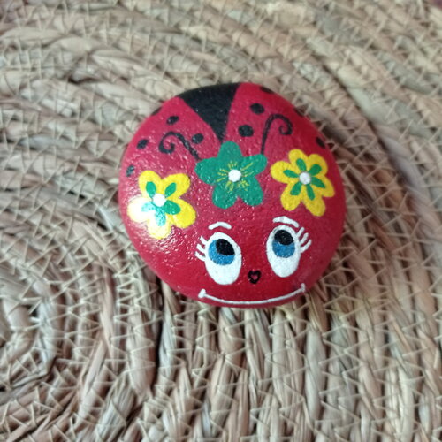 Galet peint à la main coccinelle cailloux, coccinelle galet porte bonheur décoration de jardin pierre décorative cadeau porte-bonheur