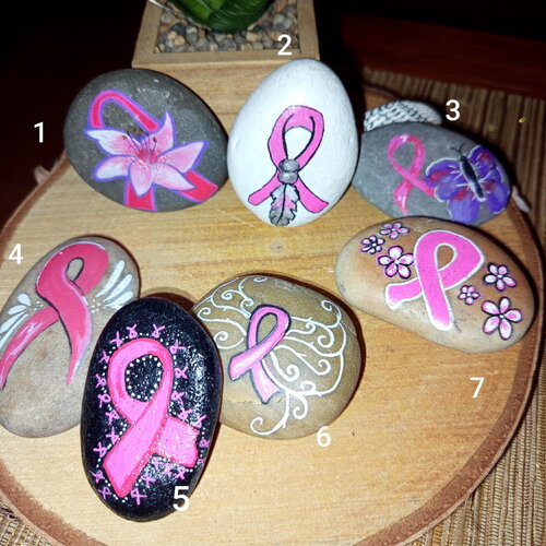 Galets peints octobre rose ruban rose peinture sur galet personnalisation pierre galet personnalisé pierre avec message soutien malade ami