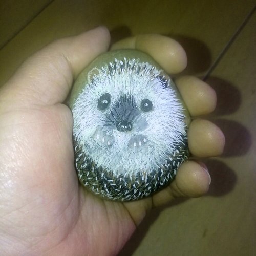 Galet hérisson peint à la main, peinture sur galet, caillou décoratif, pierre animal animaux, idée cadeau