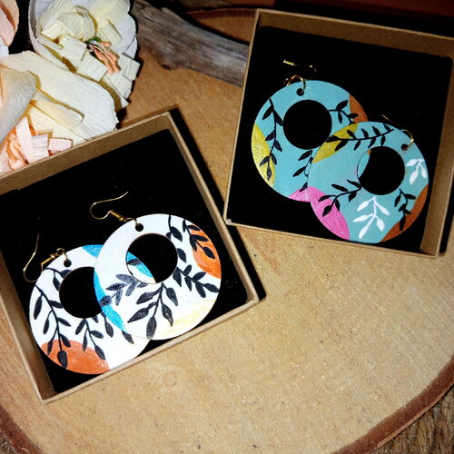 Boucle d'oreille fleur création unique fait main légère, créoles en bois rondes boho mariage bohème cadeau femme anniversaire