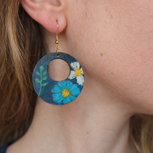 Boucles en bois créoles bijou peint à la main bijoux boucles d'oreilles en bois, cadeau unique femme