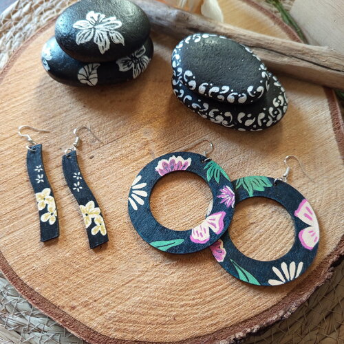 Boucle d’oreille peinte à la main fleurs tropicales sur bois léger, bijoux bohèmes uniques bijoux fantaisie fait main cadeau
