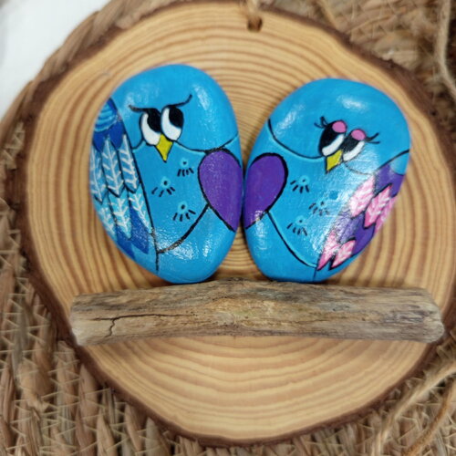 Tableau de galets peints oiseaux fait main sur bois décoration murale cailloux cadeau st valentin maitresse nounou décoration à accrocher