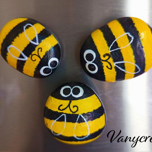 Galet abeille, peinture sur galet abeille peinte à la main, magnet petit caillou décoratif aimanté, porte-bonheur animaux