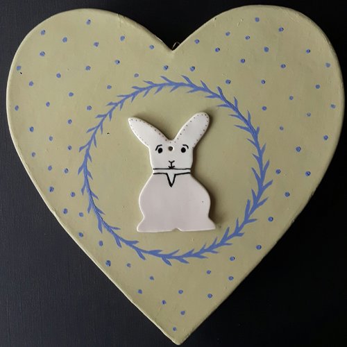 Décoration chambre enfant cœur carton lapin porcelaine peint main