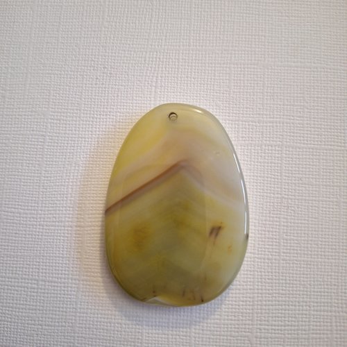 Pendentif en agate  pierre de gemme