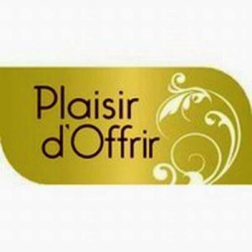 40 étiquettes autocollantes "plaisir d'offrir " dimension 1.5 x 3.2 cm. coloris doré