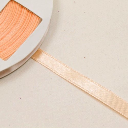 1 rouleau de ruban satin pêche simple face. 