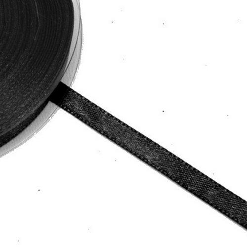 1 rouleau de ruban satin noir simple face. 