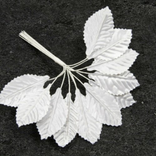 36 feuilles blanche en tissus.