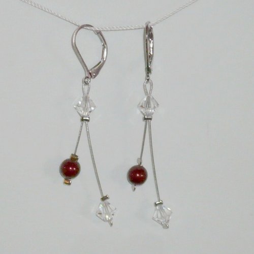 Boucles d'oreilles étincelle bordeaux et cristal n°2. bijoux mariage en cristal de swarovski.