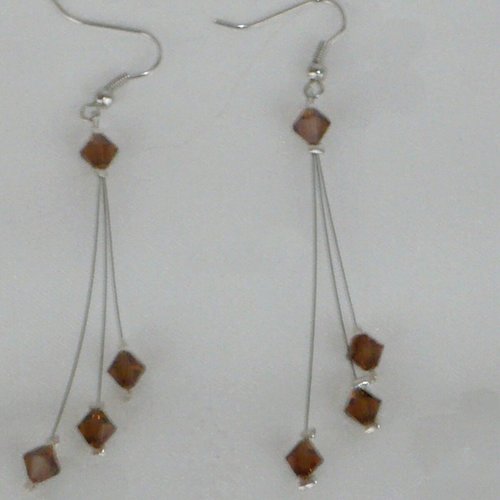 Boucles d'oreilles trilemme marron. bijoux mariage en cristal de swarovski.