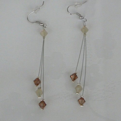 Boucles d'oreilles trilemme marron et ivoire. bijoux mariage en cristal de swarovski.