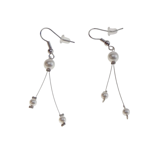 Boucles d'oreilles étincelle blanc. création artisanale. bijoux mariage. en cristal autrichien.