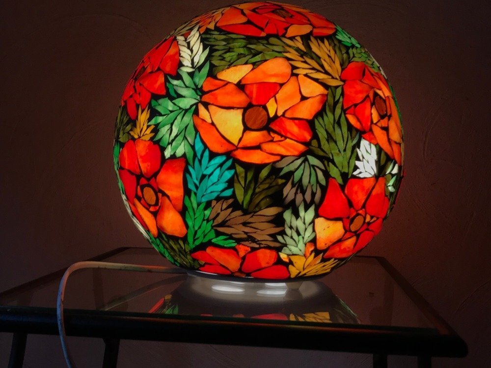 Lampe boule en mosaïque de verre vitrail - Un grand marché