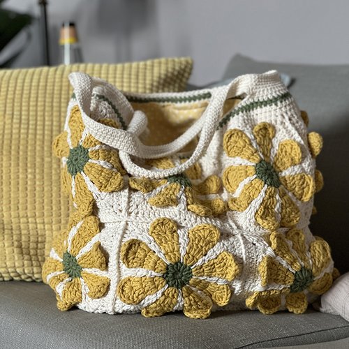 Sac cabat au crochet en carré granny fleur minion yellow