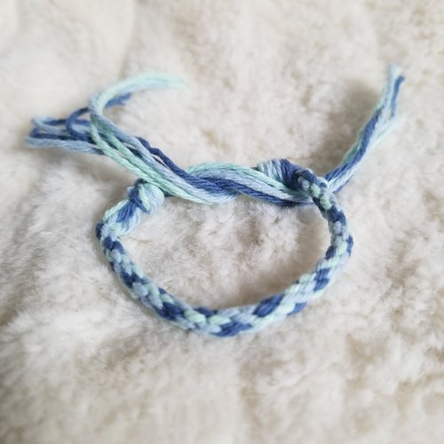 Bracelet d'amitié nuance de bleu : 11 cm