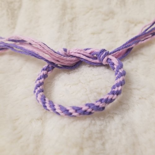 Bracelet kumihimo violet et rose : 11 cm