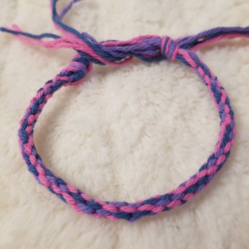 Bracelet d'amitié violet, rose et bleu : 16 cm