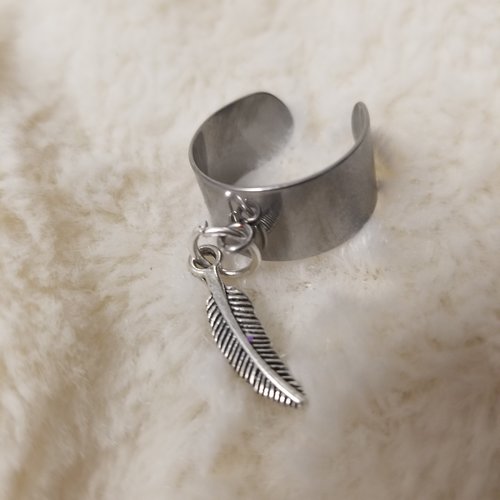 Bague réglable avec breloque plume
