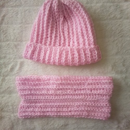 Ensemble bonnet et tour de cou, snood bébé rose : naissance