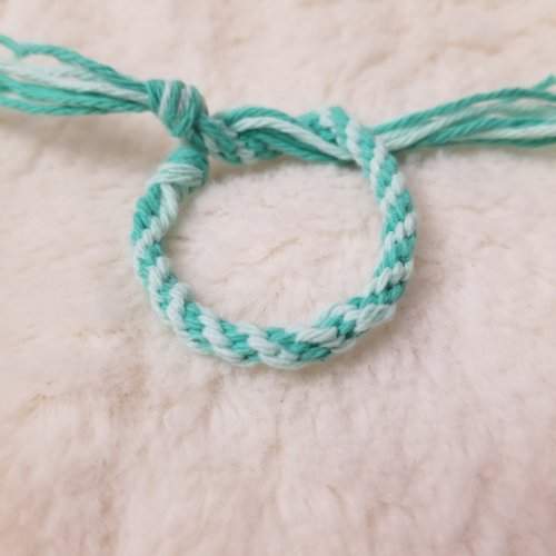 Bracelet kumihimo vert : 12 cm