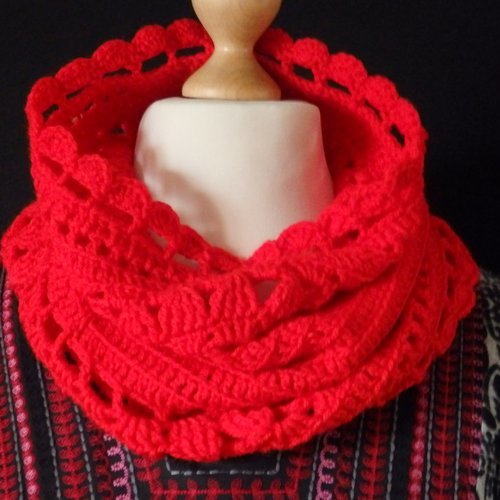 Snnod écharpe dentelle au crochet, laine rouge