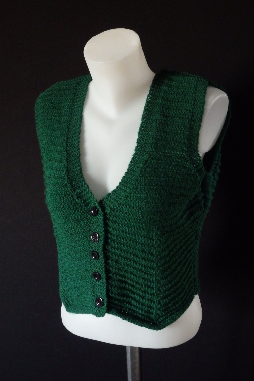 Gilet style spencer sans manches et court au tricot, laine verte - Un grand  marché