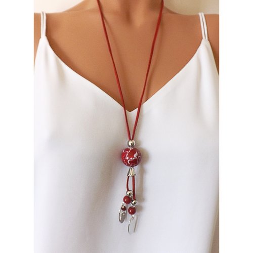 Sautoir rouge bordeaux en perles artisanales, collier long pour femme