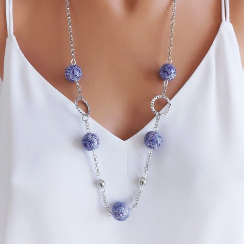 Collier long en perles artisanales pour femme