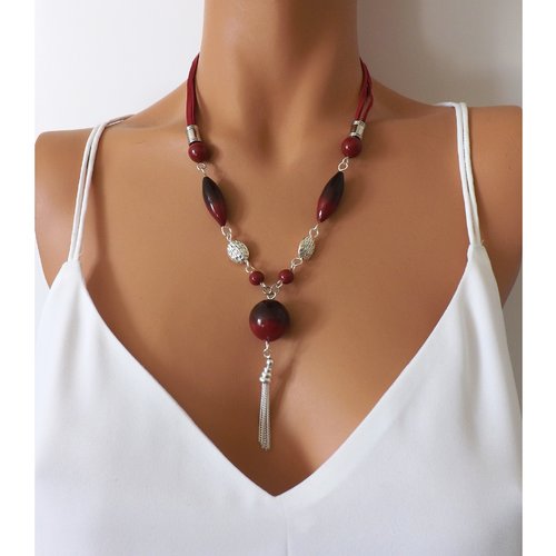 Collier fantaisie bordeaux en perles artisanales, un cadeau pour femme unique et original