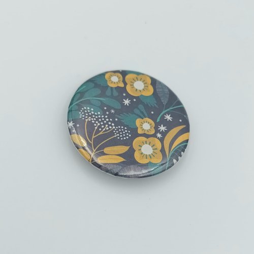 Badge fleur jaune  37 mm