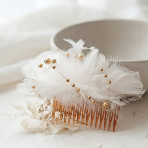 Peigne mariée plumes et perles dorées