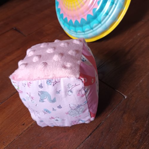 Cube éveil de de bébé