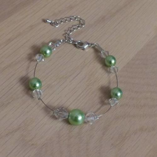 Bracelet vert clair, cristal pour robe de mariée/mariage/soirée perles nacrées, toupies cristal, pas cher , bracelet rafiné 
