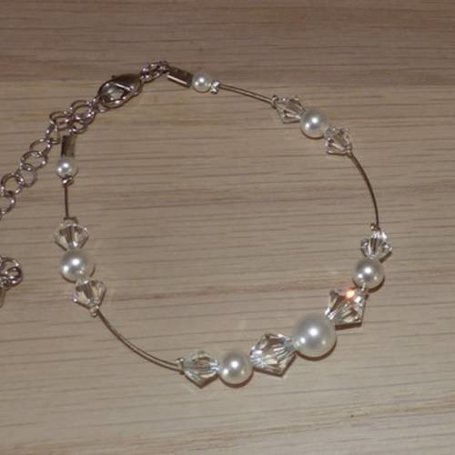 Bracelet blanc/cristal pour robe de mariée/mariage/soirée perles nacrées, toupies cristal, pas cher 