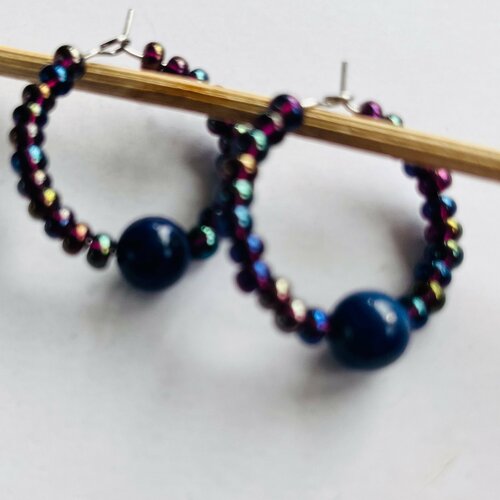 Boucles d'oreilles, creoles, perles bleue bronze et pierre lapis lazuli