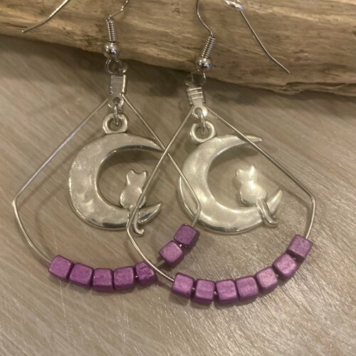 Boucles d'oreilles  pendante lune, chat &amp; perles argenté et violet